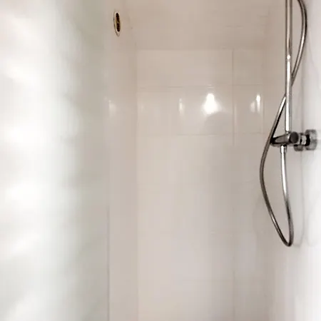 D'un Jour A L'autre 3*